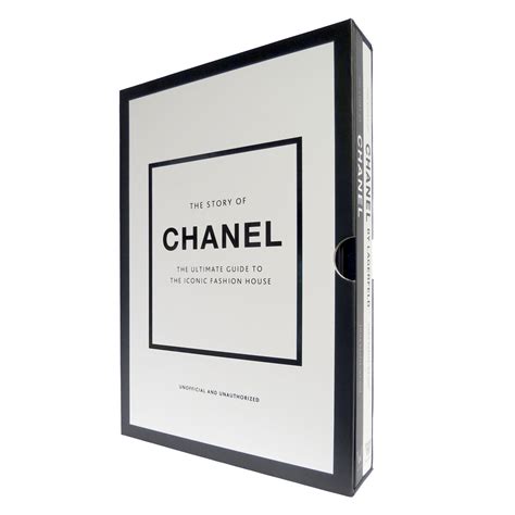 livre chanel deco|Chanel book stacks.